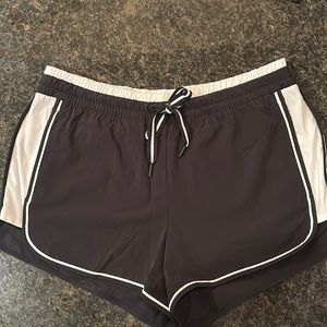 Athleta size 12 Pull on shorts